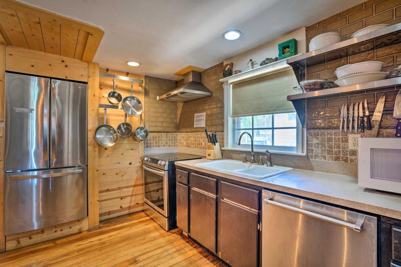 Waterfront Guadalupe River Lodge Home With Dock! Seguin Extérieur photo