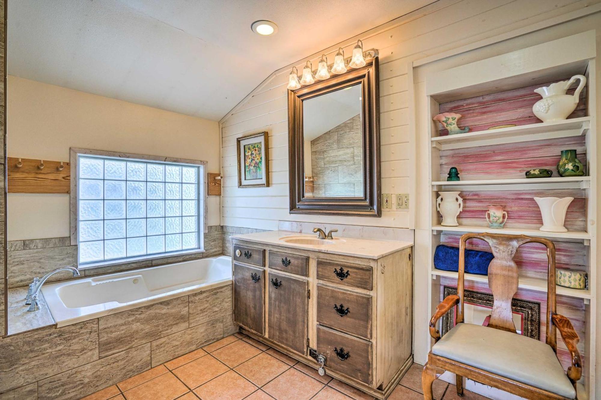 Waterfront Guadalupe River Lodge Home With Dock! Seguin Extérieur photo